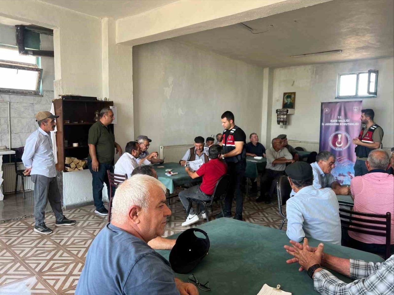 Kars’ta jandarma vatandaşları siber suçlar ve oltalama dolandırıcılık olaylarına karşı