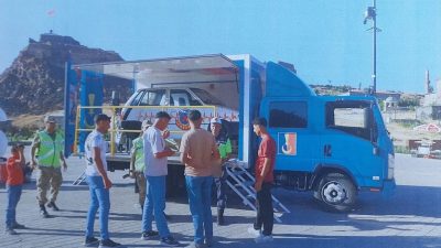 Kars’ta jandarma ekipleri simülasyonlu emniyet kemeri bilgilendirme yaptı. Kars İl