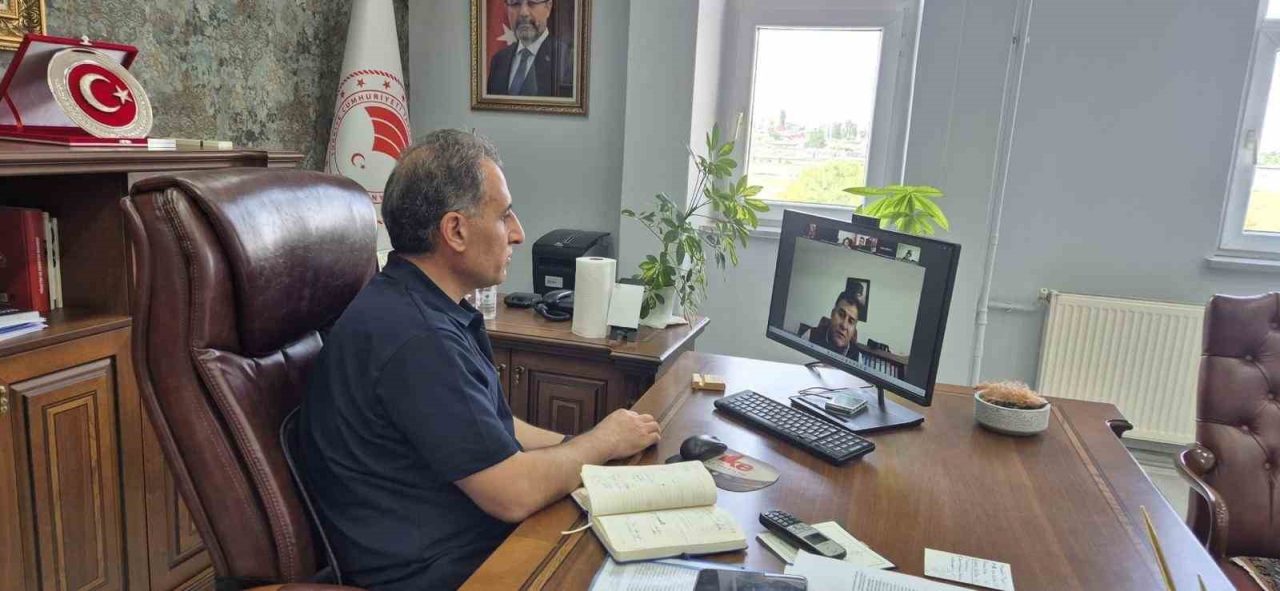 Kars’ta Şap hastalığıyla mücadele sürüyor. Tarım ve Orman Müdürlüğü ekipleri,