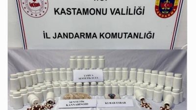 Kastamonu’da jandarma ekipleri tarafından düzenlenen uyuşturucu operasyonunda gözaltına alınan 2