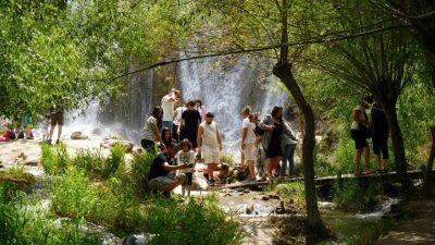 Erzincan’da sıcaktan bunalanlar, Munzur Dağı eteklerindeki 9 ayrı kaynaktan gelen