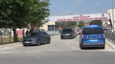 Eski CHP Genel Başkanı Kemal Kılıçdaroğlu, Muhittin Böcek’i tutuklu bulunduğu