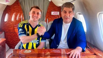 Fenerbahçe’nin Benfica’dan transfer ettiği milli oyuncu Kerem Aktürkoğlu, sarı-lacivertli formayı