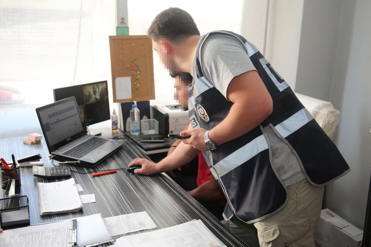 Kocaeli’de 285 podlisin katılımıyla gerçekleştirilen denetimlerde günübirlik kiralanan evler ve