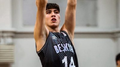 Kütahya doğumlu 2,08 metre boyundaki genç basketbolcu Eren Karakaya, Amerika
