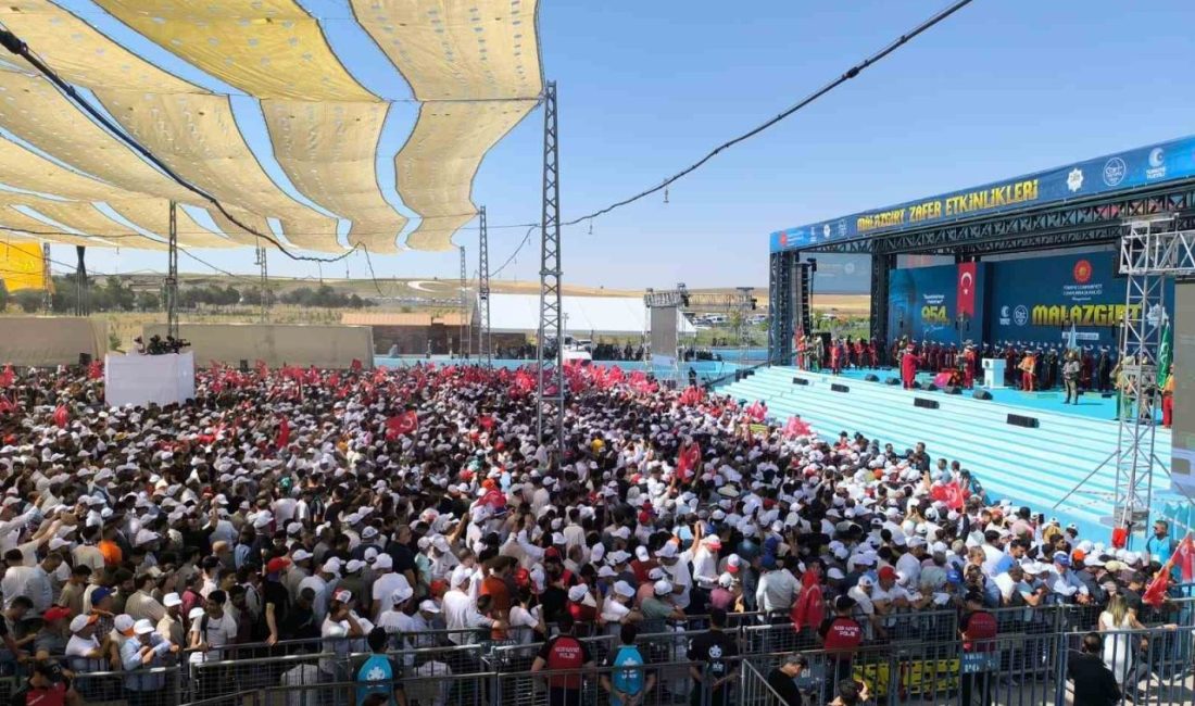 Muş’un Malazgirt ilçesinde binlerce vatandaş, Malazgirt Zaferi’nin 954’üncü yıl dönümü