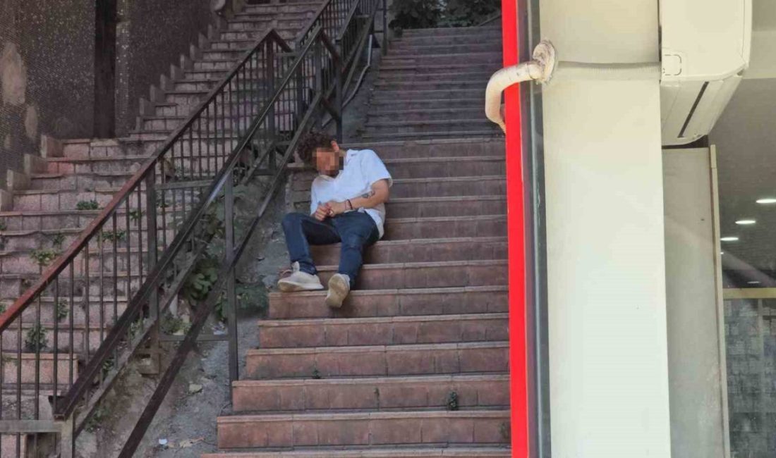 Zonguldak’ta merdivenlerde baygın bulunan gencin imdadına ekipler yetişti. Terakki Mahallesi