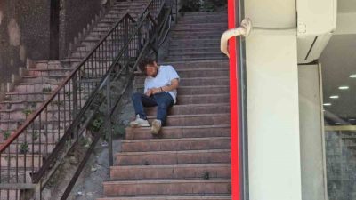 Zonguldak’ta merdivenlerde baygın bulunan gencin imdadına ekipler yetişti. Terakki Mahallesi