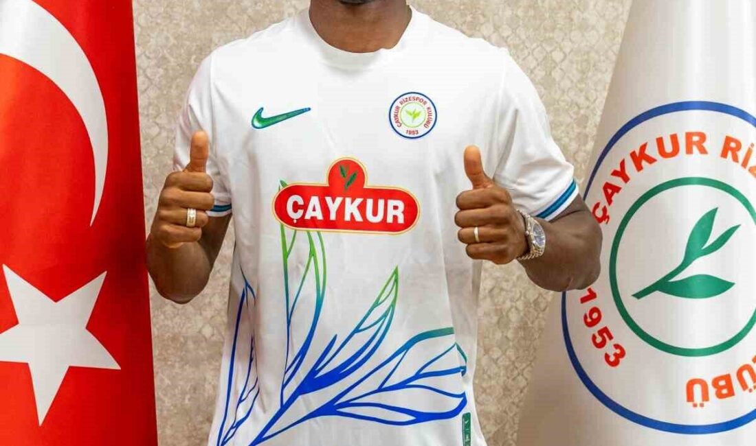 Çaykur Rizespor, Malili oyuncu Modibo Sagnan’nı kiralık olarak kadrosuna kattı.