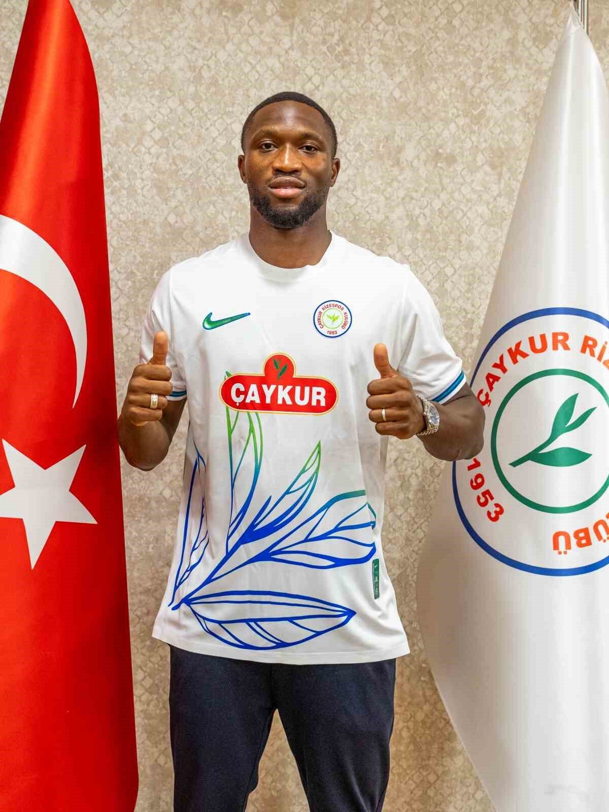 Çaykur Rizespor, Malili oyuncu Modibo Sagnan’nı kiralık olarak kadrosuna kattı.