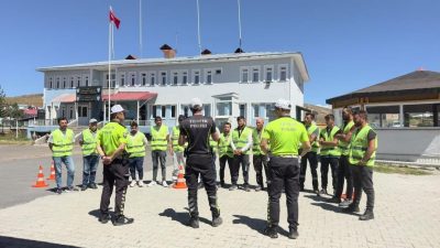 Ardahan’ın Damal ilçesinde “2 Teker 1 Hayat” projesi kapsamında motosiklet