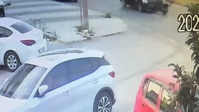 Sakarya’nın Adapazarı ilçesinde alkollü olduğu öne sürülen sürücünün kullandığı cip,