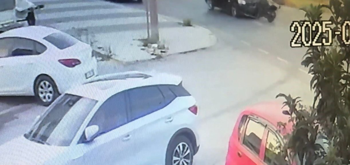 Sakarya’nın Adapazarı ilçesinde alkollü olduğu öne sürülen sürücünün kullandığı cip,