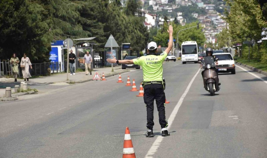Ordu’da bir haftada 17 binden fazla araç ve sürücüsü denetlendi Ordu’da polis ekipleri tarafından trafik kazalarını azaltmaya yönelik yapılan denetimlerde