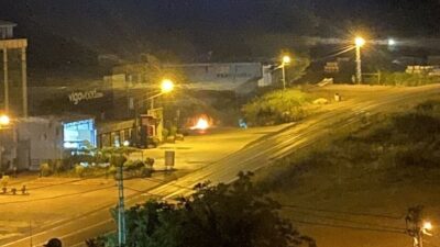 Ordu’nun Ünye ilçesinde bir çöp konteynerinde çıkan yangın, itfaiye ekiplerinin