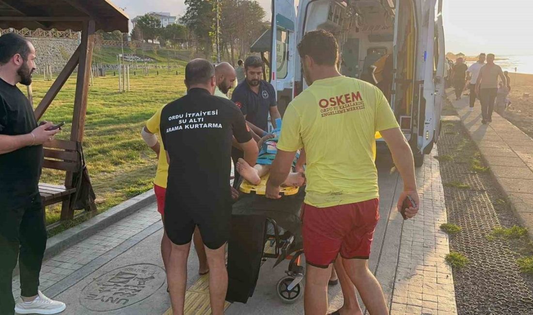 Ordu’nun Ünye ilçesinde 11 yaşındaki çocuğu kurtarmaya çalışan öğretmen, kendisi