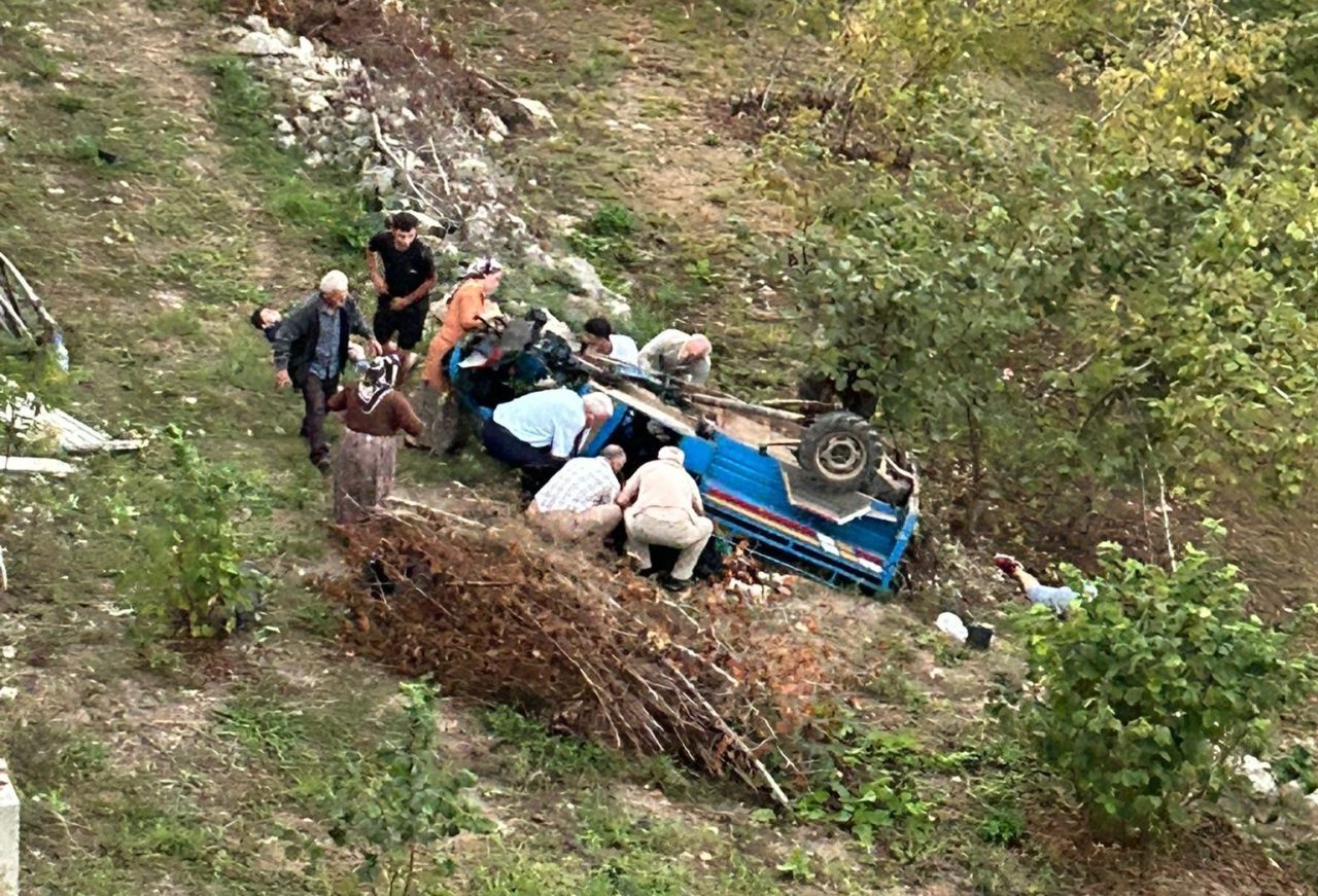 Ordu’nun Ünye ilçesinde “patpat” olarak bilinen tarım aracının devrilmesi sonucu
