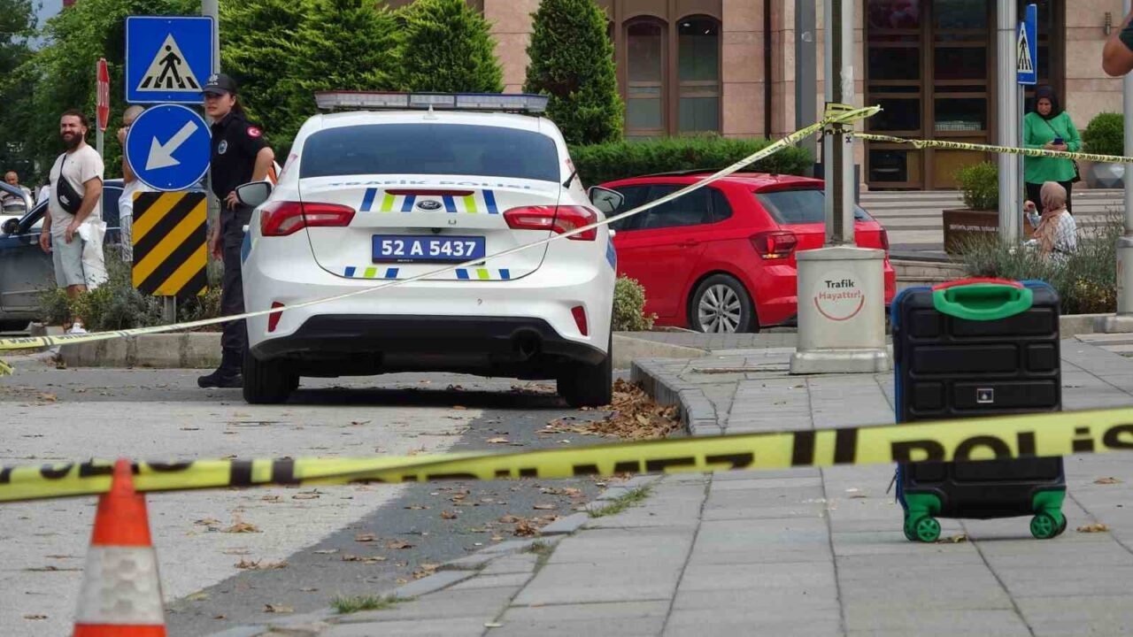 Ordu’da yol kenarında unutulan valiz, ekipleri harekete geçirdi. Altınordu ilçesi