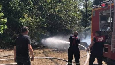 Zonguldak Ulutan barajı mevkiinde çıkan orman yangını ekipleri harekete geçirdi.