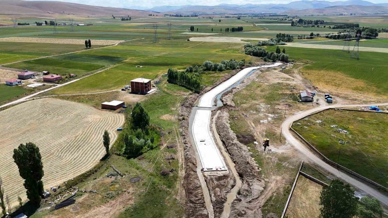 Bayburt’un Oruçbeyli köyünde taşkın risklerini azaltmak amacıyla başlatılan taşkın kontrol