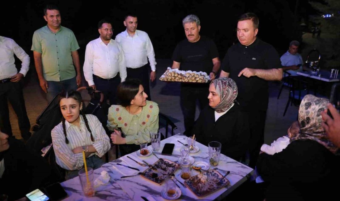Erzincan Valisi Hamza Aydoğdu, merkeze bağlı Ekmekli köyünde ki kadınlar