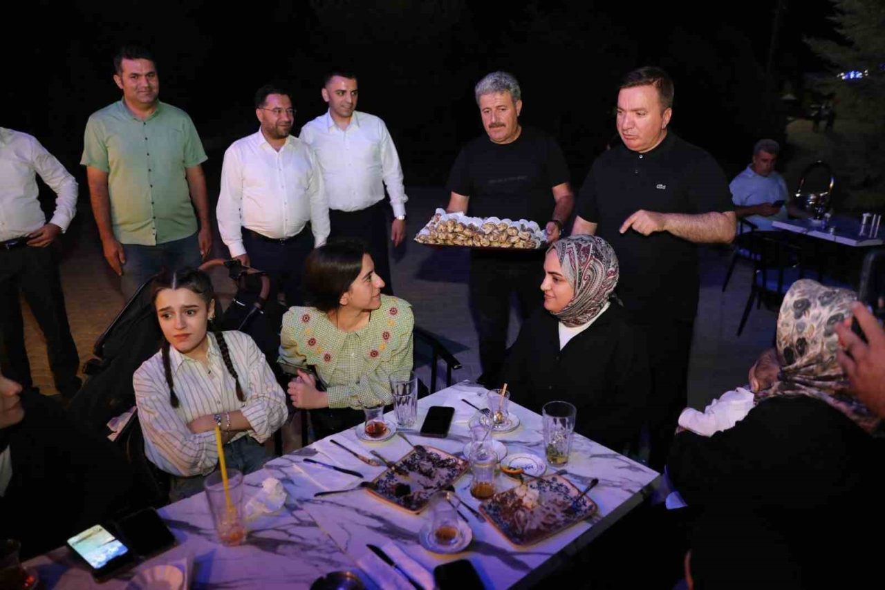 Erzincan Valisi Hamza Aydoğdu, merkeze bağlı Ekmekli köyünde ki kadınlar