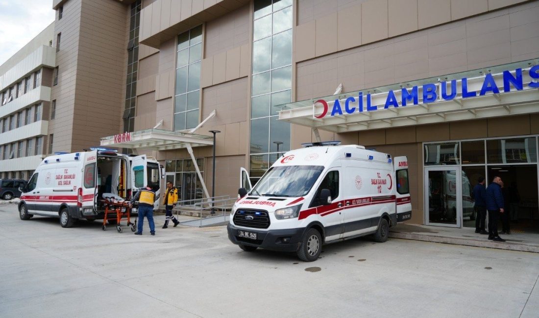 Erzincan’ın Refahiye ilçesinde otomobilin şarampole uçması sonucu meydana gelen trafik