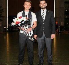 Beşiktaş’ın transfer gündeminde bulunan eski futbolcusu Rıdvan Yılmaz, görüşmeleri sürdürmek