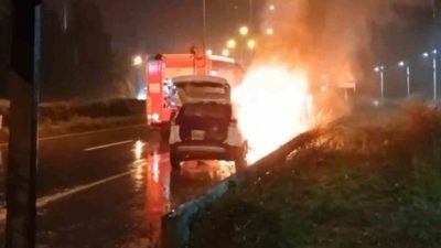 Rize’de ailesiyle beraber hareket halinde olan aile hekiminin aracı seyir