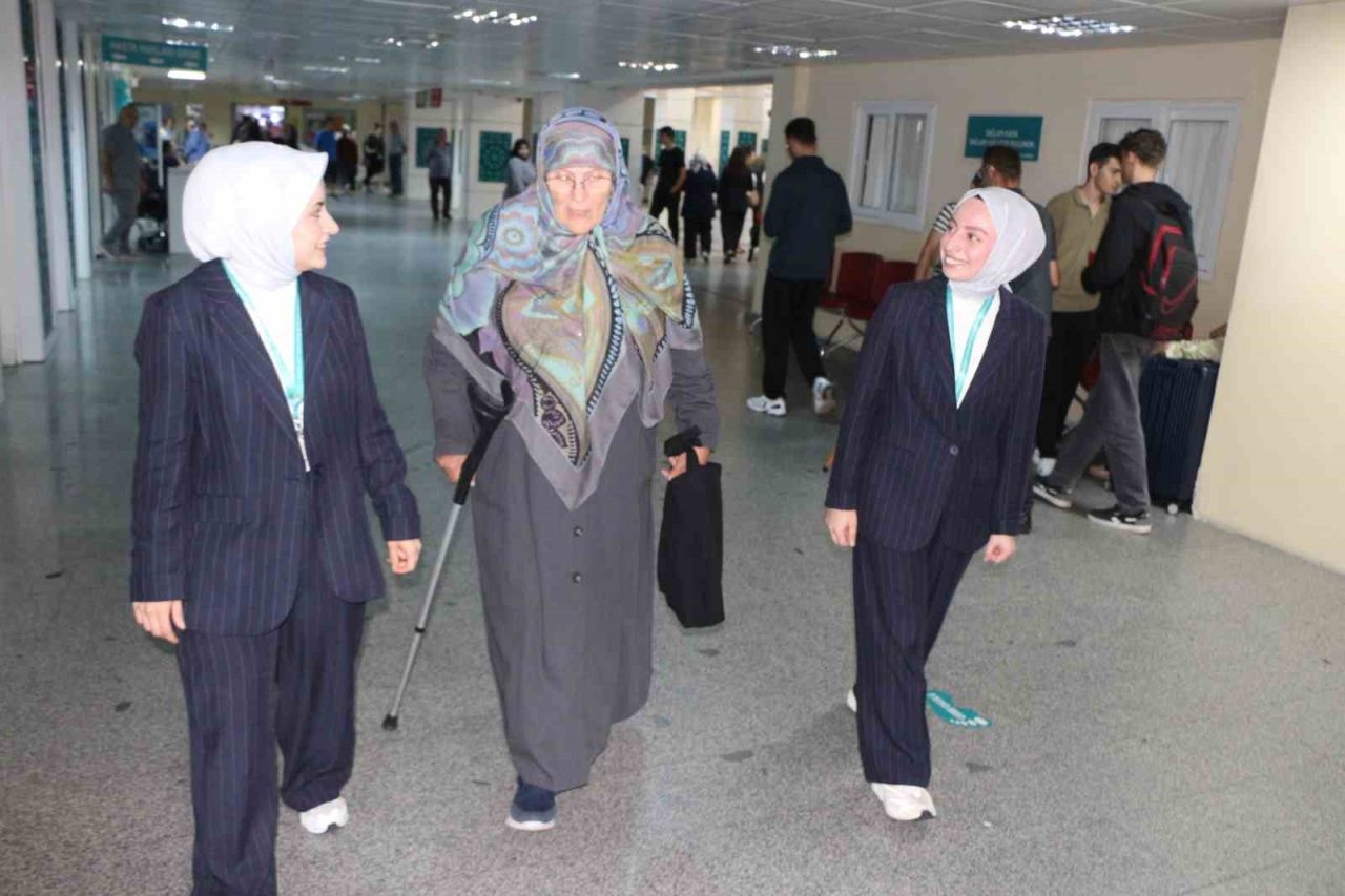 Rize’de uygulanmaya başlanan ‘Hasta Karşılama ve Yönlendirme’ birimi meyvelerini vermeye