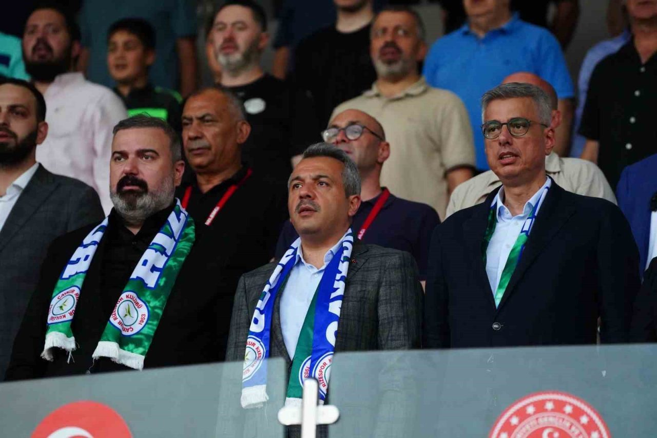 Sağlık Bakanı Kemal Memişoğlu bir dizi ziyaret için geldiği babaocağı