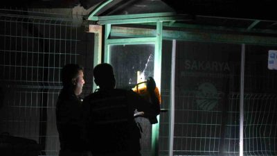 16 yaşlarındaki bir kıza laf atıldığı iddiasıyla başlayan tartışmanın ardından