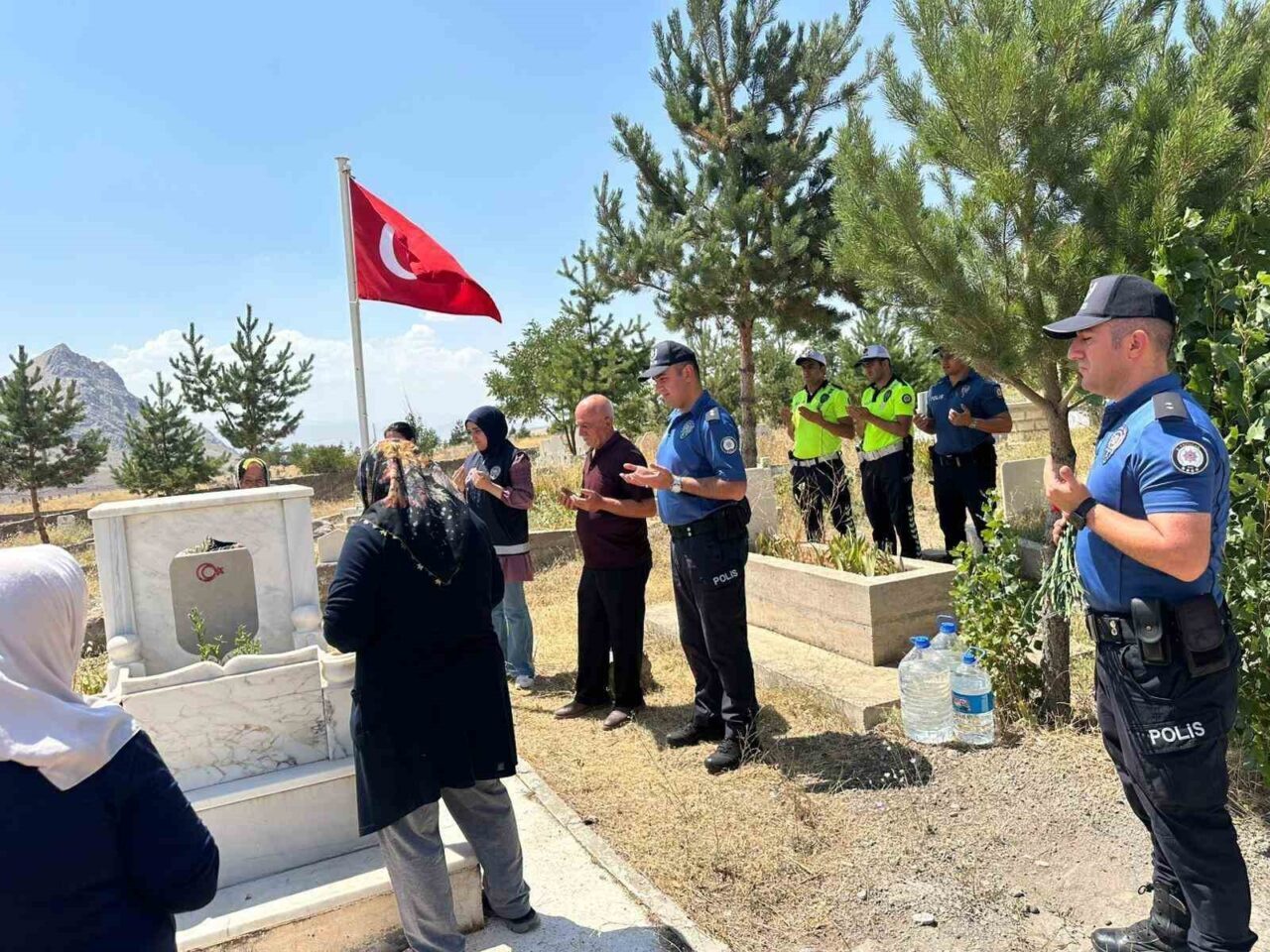 İstanbul’da geçirdiği trafik kazası sonucu şehit olan polis memuru Erdem