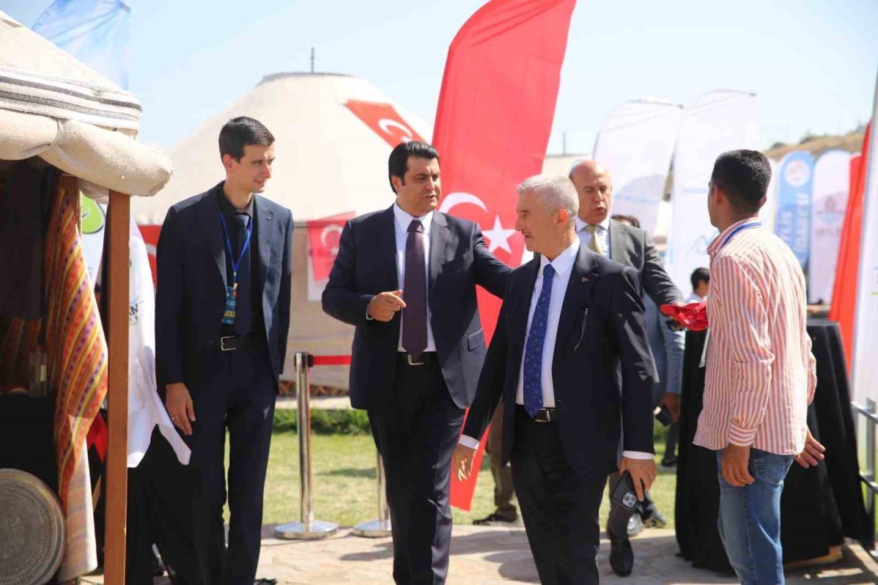 Şehitkamil Belediye Başkanı Umut Yılmaz, Malazgirt Zaferi’nin kutlamaları çerçevesinde Bitlis’in