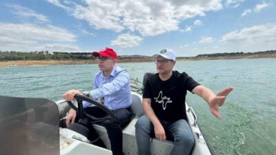 Soma Kaymakamı Ünal Koç, Sevişler Baraj Göleti’nde yürütülen balık üretim