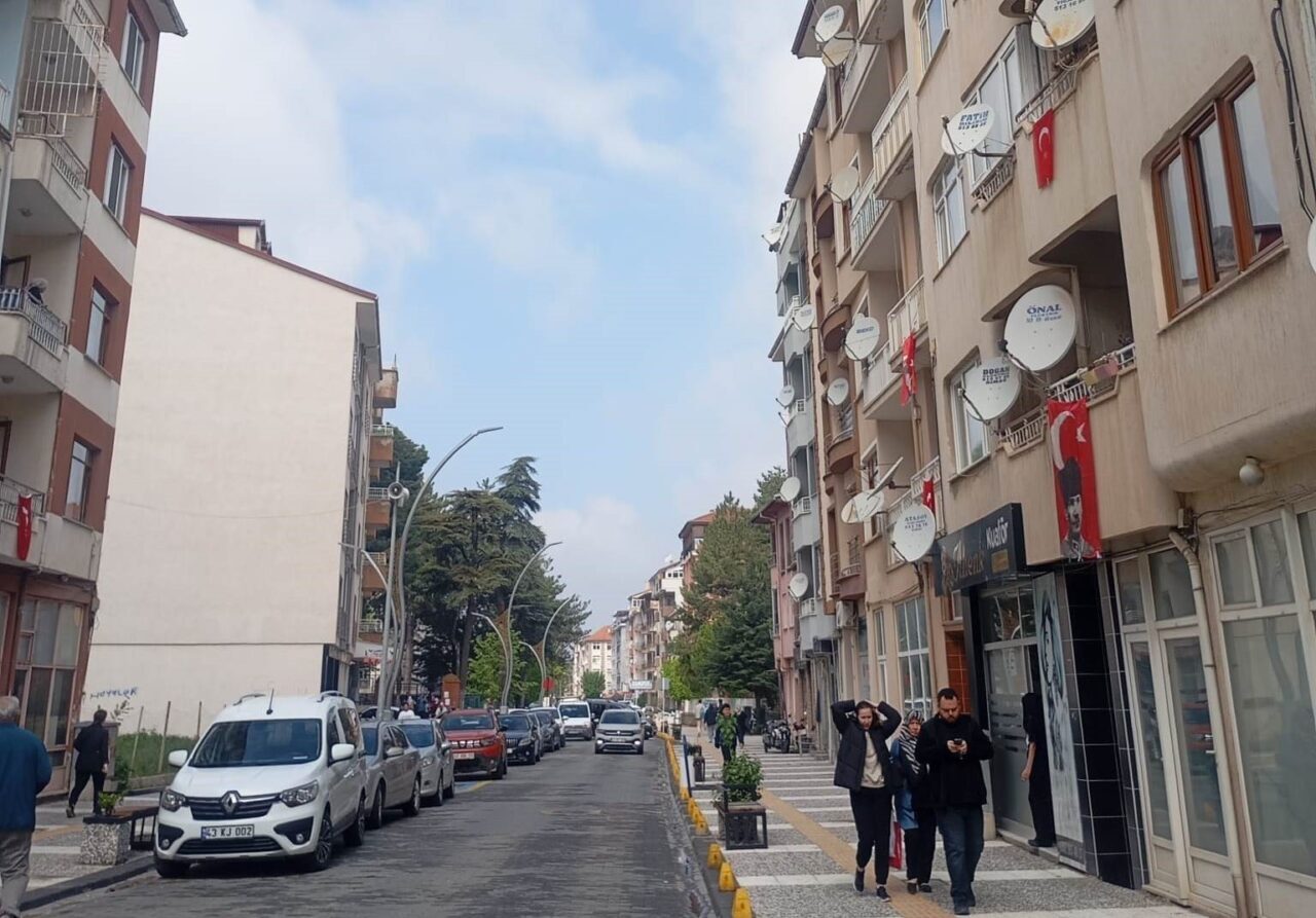 Kütahya’nın Simav ilçesinde sabah saatlerinde Richter ölçeğine göre, 3,0 ve