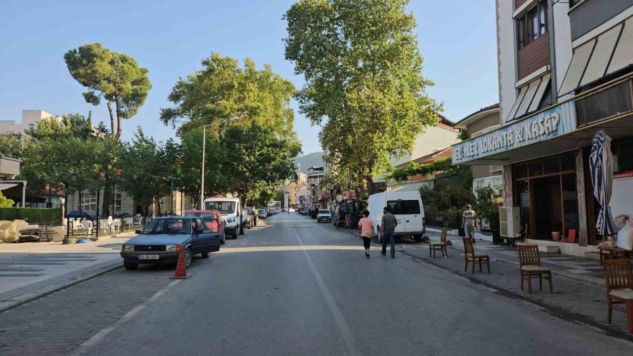 Balıkesir’in Sındırgı ilçesinde 4.2 büyüklüğünde artçı deprem meydana geldi. Balıkesir’de,