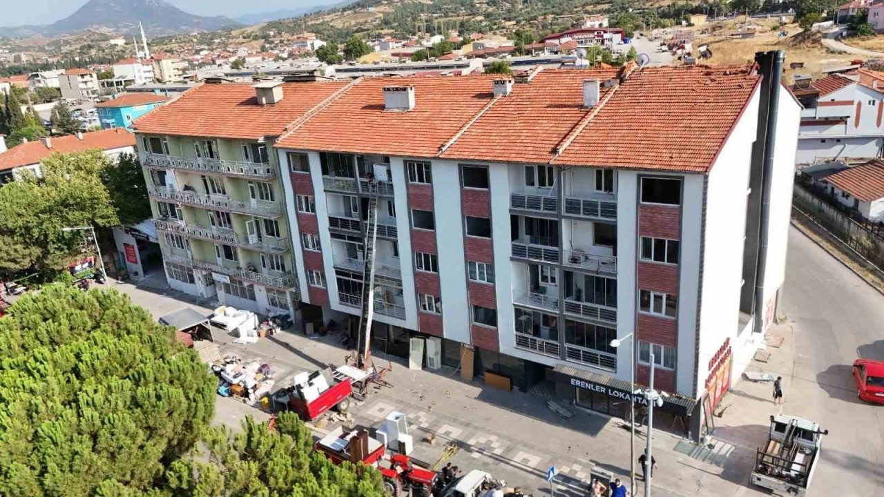 Balıkesir’in Sındırgı ilçesinde meydana gelen 6.1 büyüklüğündeki depremin ardından ağır