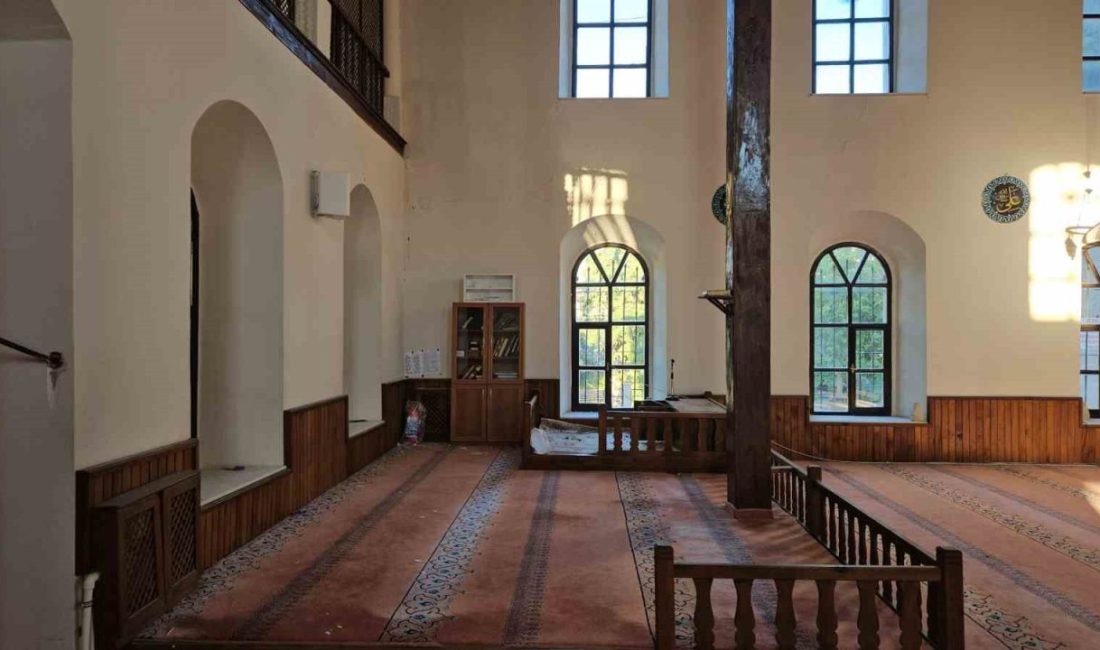 Balıkesir’in Sındırgı ilçesinde meydana gelen 6,1 büyüklüğündeki depremde, Vakıflar Bölge