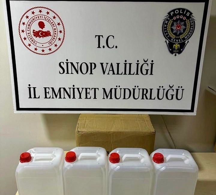 Sinop’ta polis ekiplerince düzenlenen kaçakçılık operasyonlarında, 20 litre etil alkol,