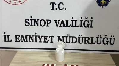 Sinop’ta durdurulan şahsın üzerinde ve aracında yapılan aramada 53 adet