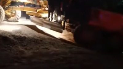 Sinop’un Durağan ilçesinde belini inciten bir vatandaş, köy hizmetleri greyderiyle