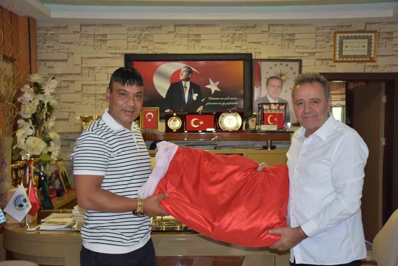 Dünya Gençlik ve Spor Konfederasyonu Erzurum İl Başkanı Gürkan Sönmez,
