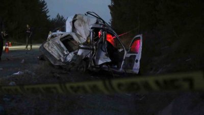 Kastamonu’nun Ağlı ilçesinde yoldan çıkarak takla atan hafif ticari araç,
