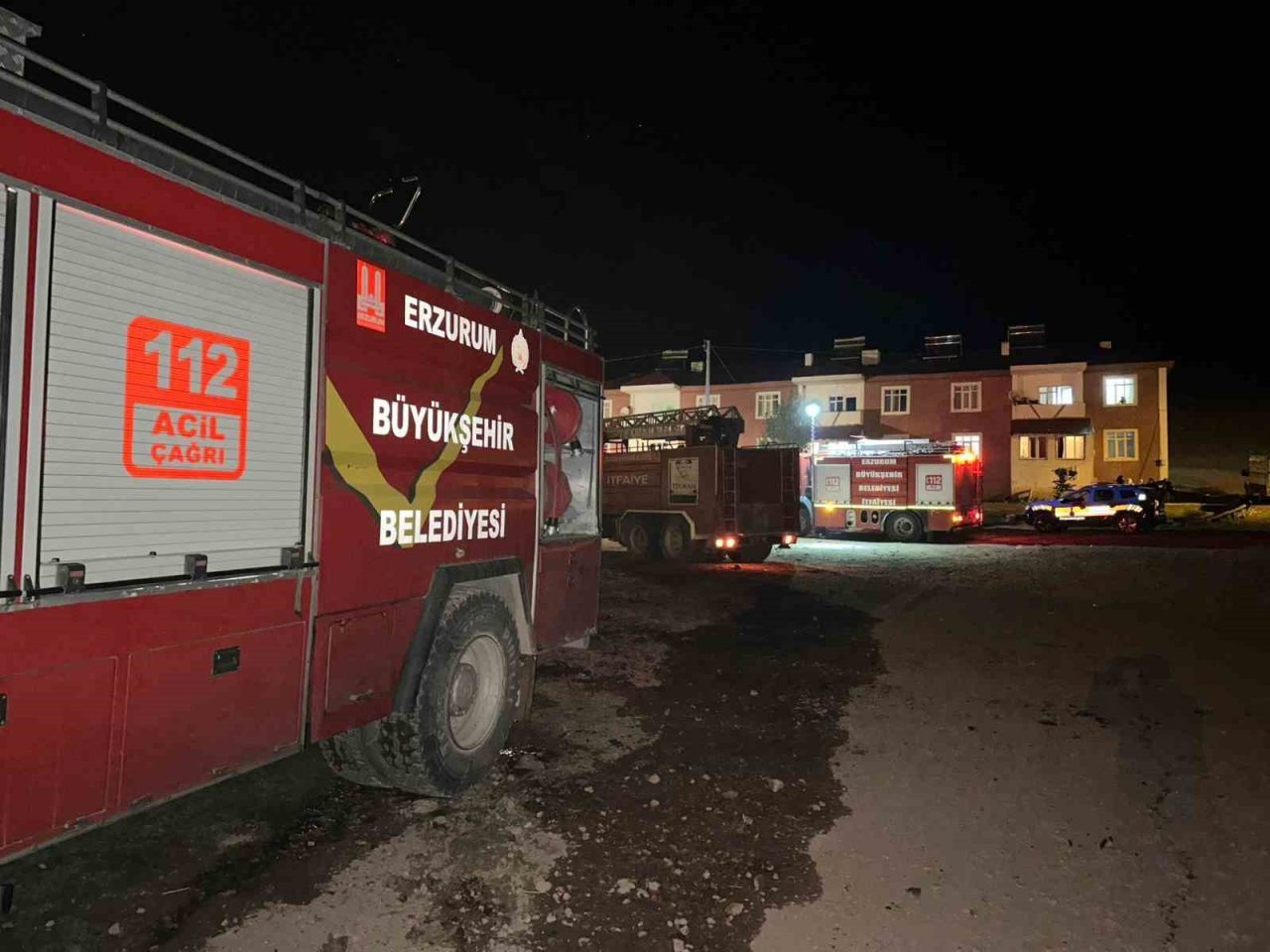 Erzurum’un Tekman ilçesinde çıkan yangın korku dolu anlar yaşattı. Edinilen