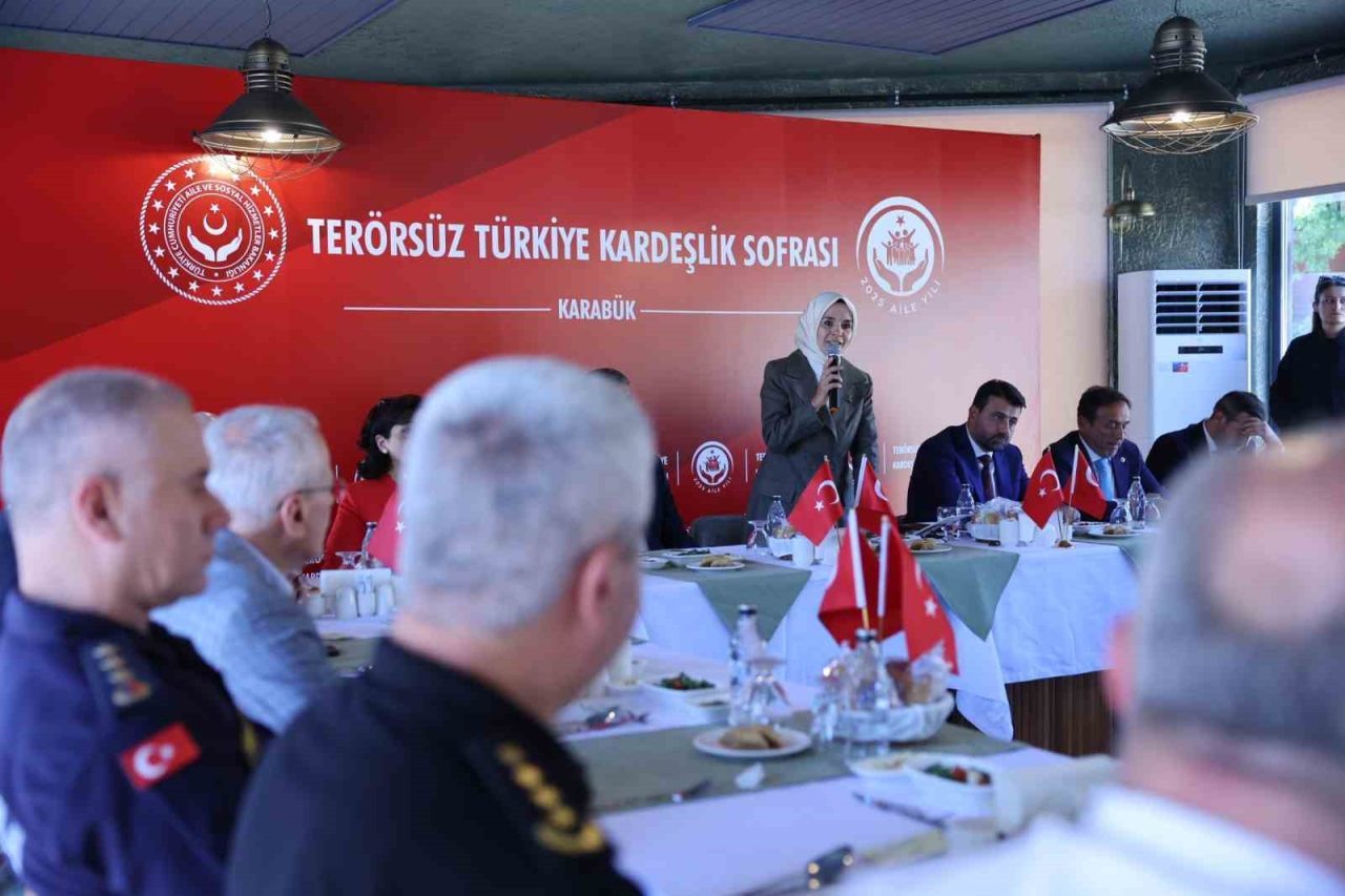 Aile ve Sosyal Hizmetler Bakanı Mahinur Özdemir Göktaş, ‘Terörsüz Türkiye