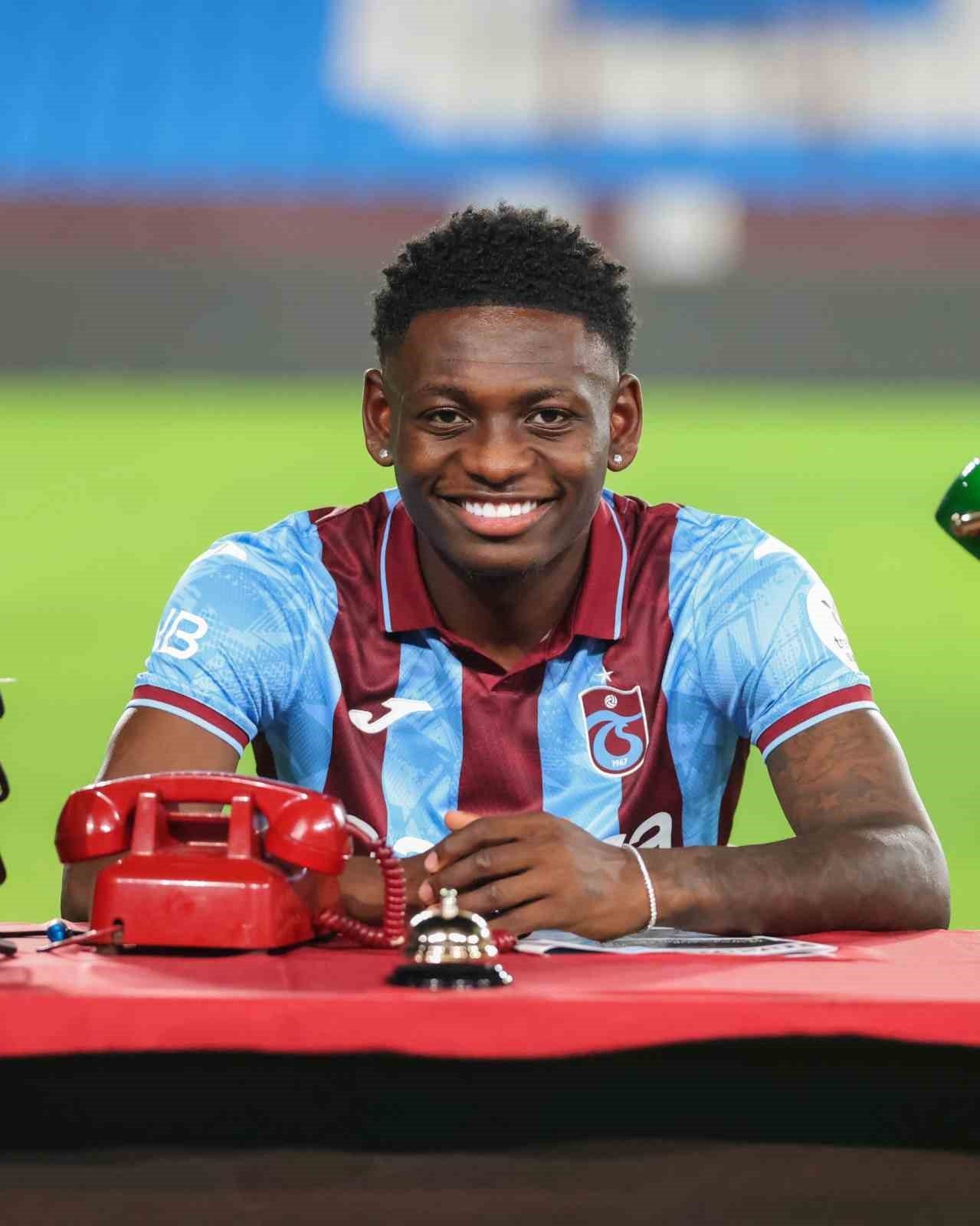 Trabzonspor, Fransa Ligue 1 ekiplerinden Rennes forması giyen 22 yaşındaki