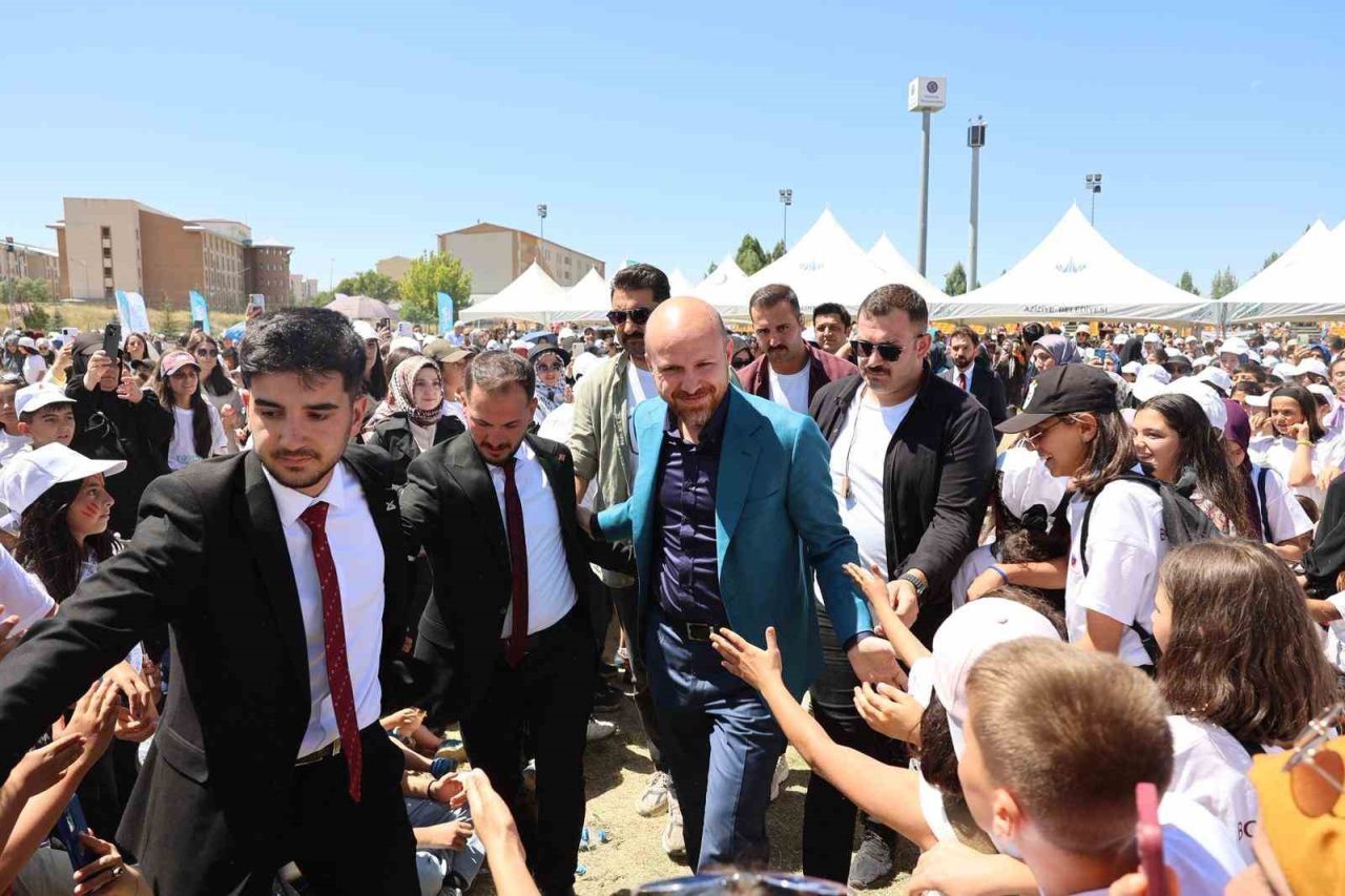 TÜGVA Yüksek İstişare Kurulu Üyesi Bilal Erdoğan, Erzurum’da TÜGVA Yaz