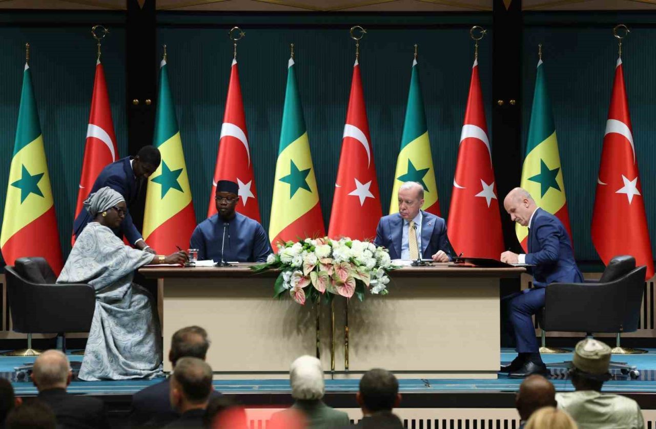 Cumhurbaşkanı Recep Tayyip Erdoğan ve Senegal Başbakanı Ousmane Sonko’nun huzurunda