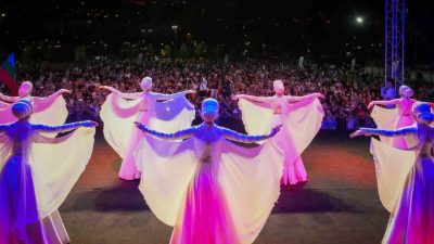 Trabzon’da ’Dünya Barışı İçin Horon ile El Ele’ sloganıyla düzenlenen